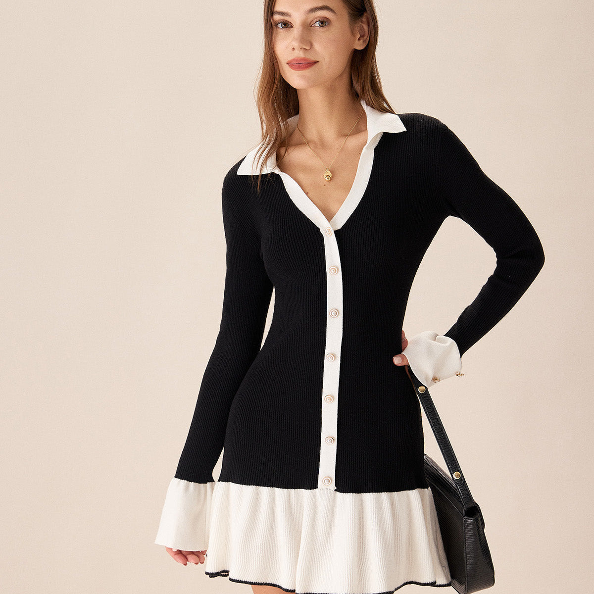 Siyah Kontrastlı Çan Kollu Kazak Elbise