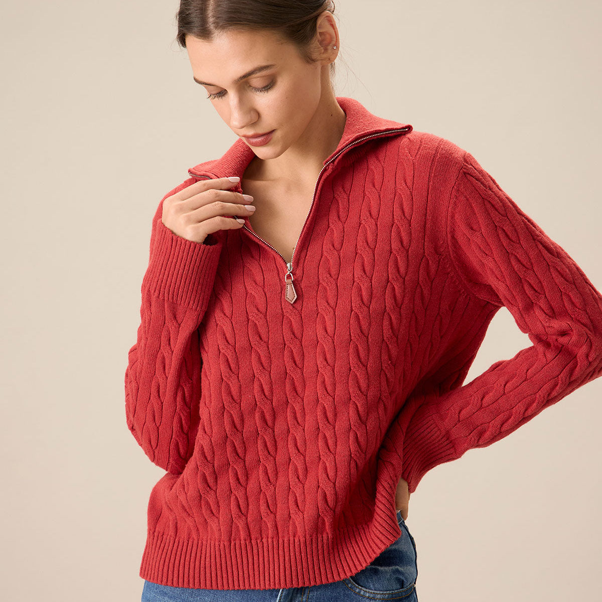 Kırmızı Yaka Fermuarlı Kazak